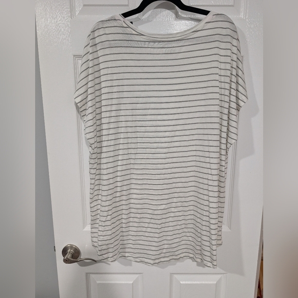 NWT Lane Bryant White & Gray Striped Short Sleeve Tee in Size 18/20 (2X) - Picture 8 of 10